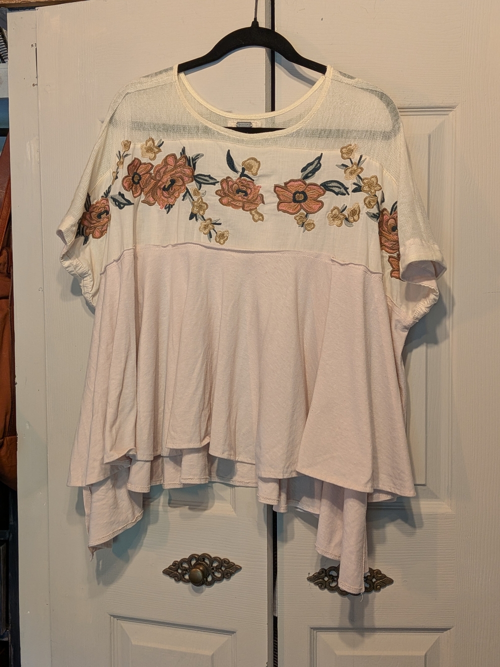 gimmicks by BKE Cottagecore Y2K Cream Top with Pink Body and Floral Embroidery